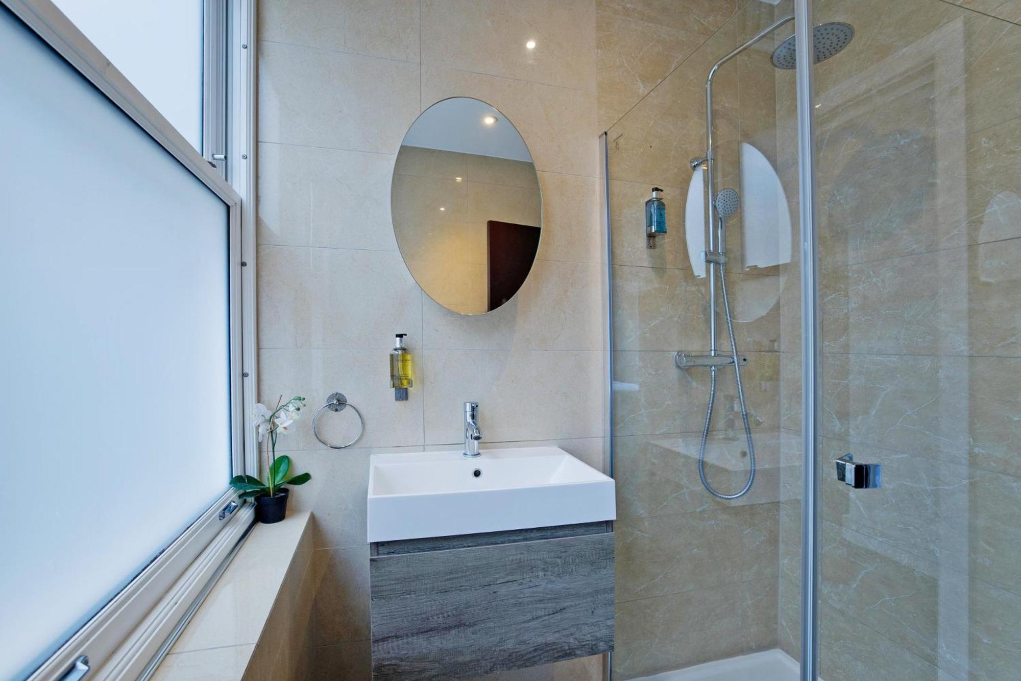 Imperial Middlesex Street Apartments 런던 외부 사진